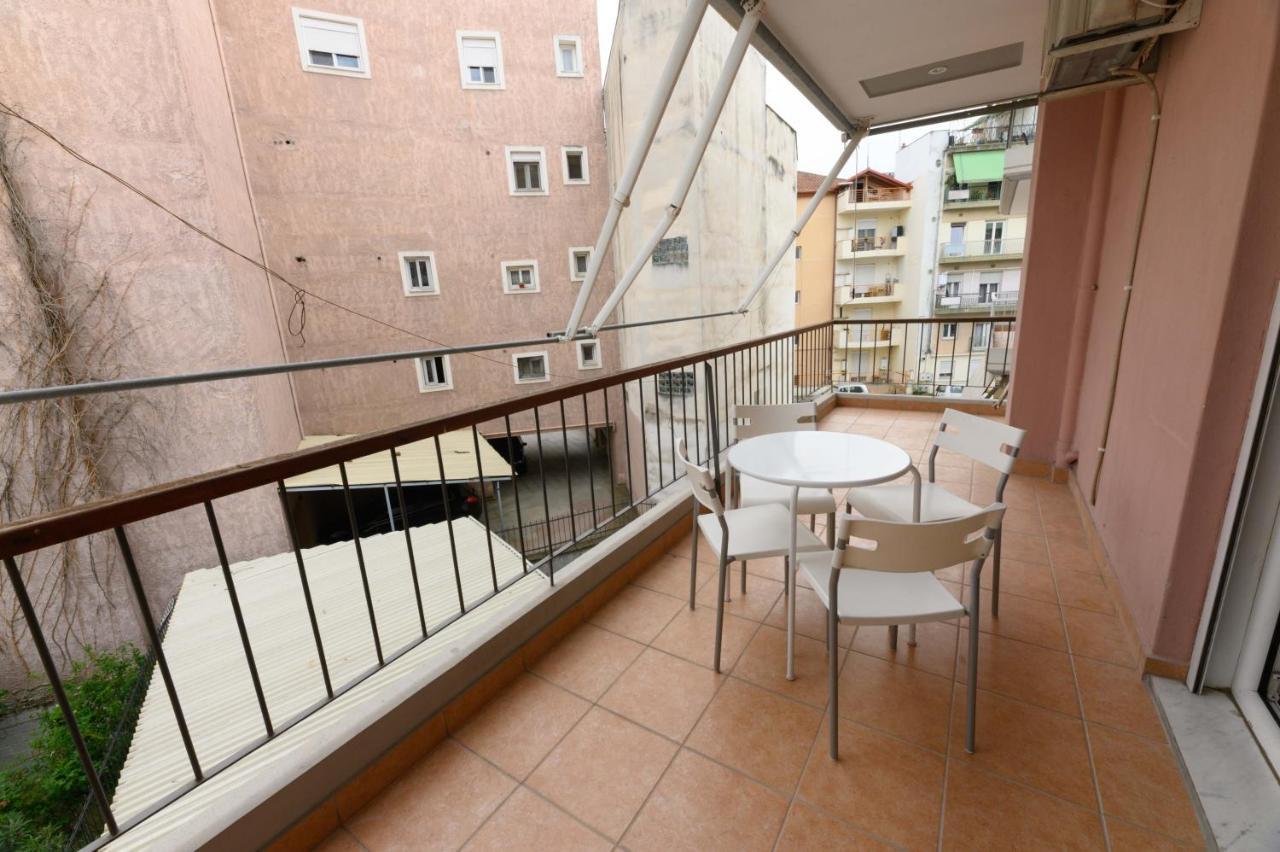 لاريسا Central Apartments 1 With Parking المظهر الخارجي الصورة